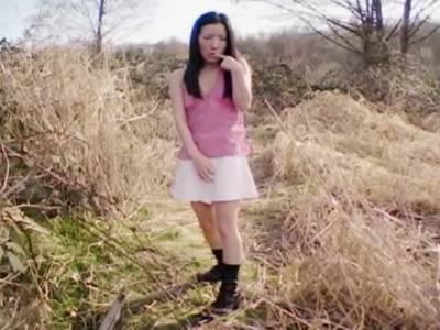 Asiatisches Girl im Outdoor Solovideo