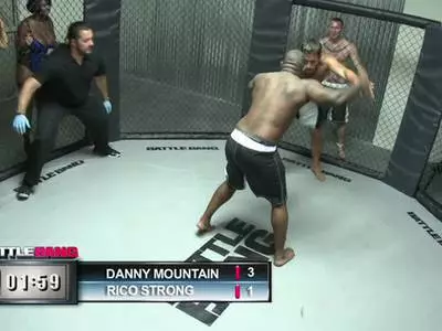 Blutjunge Dame mit dicken Eutern wird gefickt