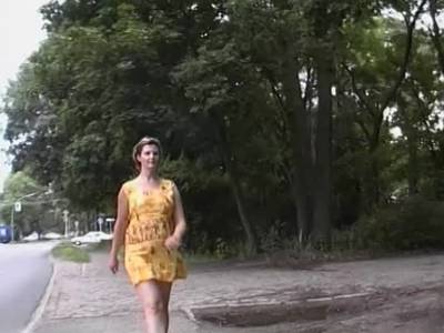 Die schwangere Lady lässt sich ihre Möse ablutschen
